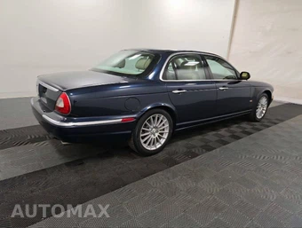 2007 Jaguar XJ8 - miniatura 4