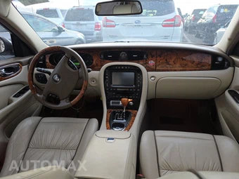 2007 Jaguar XJ8L Vanden Plas – miniatura 11