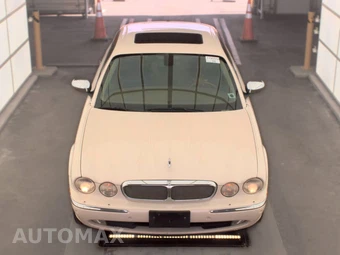 2007 Jaguar XJ8L Vanden Plas – miniatura 2