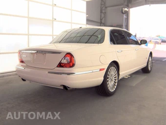 2007 Jaguar XJ8L Vanden Plas – miniatura 4