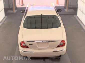 2007 Jaguar XJ8L Vanden Plas – miniatura 5