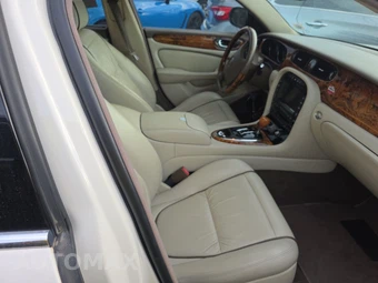 2007 Jaguar XJ8L Vanden Plas – miniatura 8