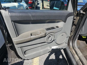 2007 Jeep Commander Sport – miniatura 9