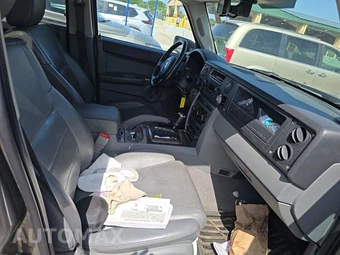 2007 Jeep Commander Sport – miniatura 14