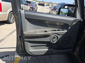 2007 Jeep Commander Sport – miniatura 15