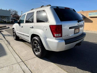 2007 Jeep Grand Cherokee Laredo - miniatura 2