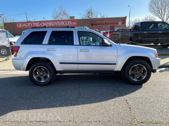 2007 Jeep Grand Cherokee Laredo - miniatura 4