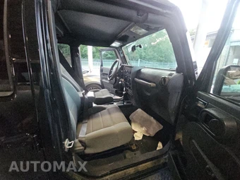 2007 Jeep Wrangler Unlimited Sahara - miniatura 8