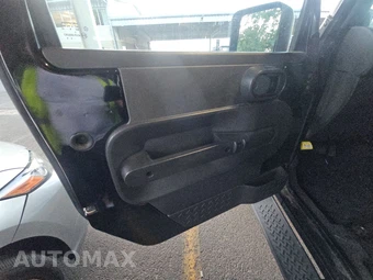 2007 Jeep Wrangler Unlimited Sahara - miniatura 9