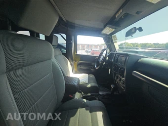 2007 Jeep Wrangler Unlimited Sahara - miniatura 8