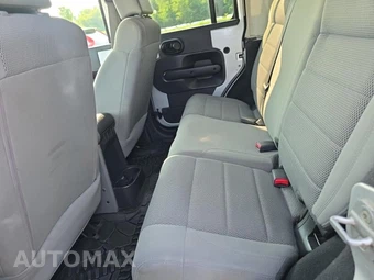 2007 Jeep Wrangler Unlimited Sahara - miniatura 16