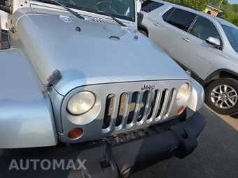 2007 Jeep Wrangler Unlimited Sahara - miniatura 2