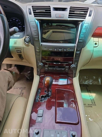 2007 Lexus LS 460 - miniatura 10