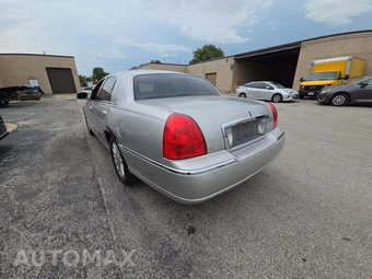 2007 Lincoln Town Car Signature - miniatura 2