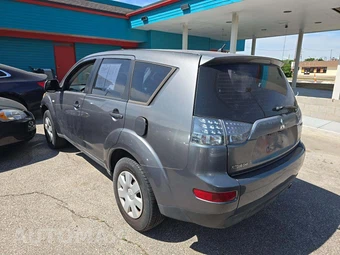 2007 Mitsubishi Outlander LS – miniatura 2
