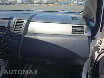 2007 Nissan Versa 1.8 S Hatchback – miniatura 19