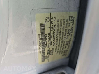 2007 Nissan Versa 1.8 S Hatchback – miniatura 5