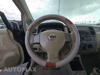 2007 Nissan Versa 1.8 S Hatchback - miniatura 10