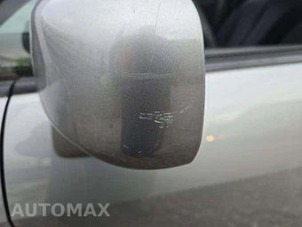 2007 Nissan Versa 1.8 S Hatchback – miniatura 3