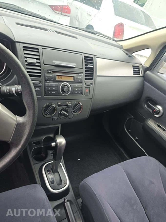 2007 Nissan Versa 1.8 S Hatchback – miniatura 10