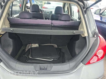 2007 Nissan Versa 1.8 S Hatchback – miniatura 14