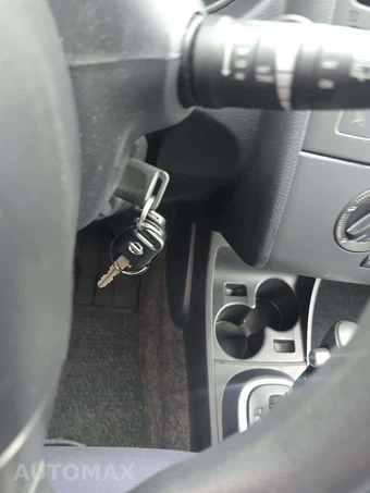 2007 Nissan Versa 1.8 S Hatchback – miniatura 8