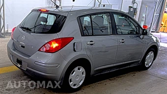 2007 Nissan Versa 1.8 S Hatchback - miniatura 4