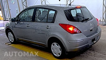 2007 Nissan Versa 1.8 S Hatchback - miniatura 6