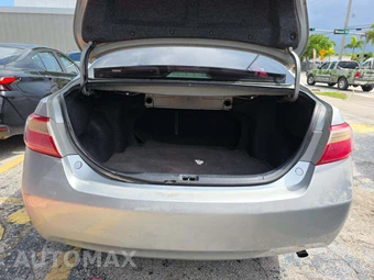2007 Toyota Camry LE – miniatura 14