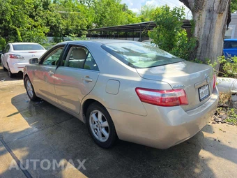 2007 Toyota Camry LE – miniatura 2