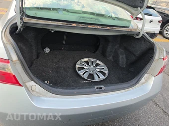 2007 Toyota Camry LE - miniatura 16