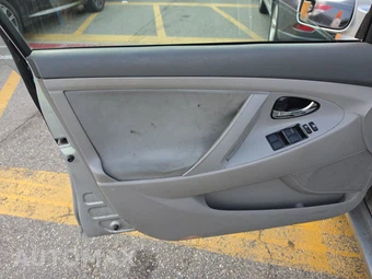 2007 Toyota Camry LE - miniatura 9