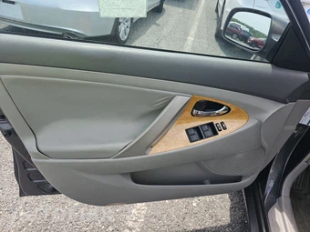 2007 Toyota Camry LE – miniatura 9