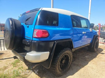 2007 Toyota FJ Cruiser w/Rear Doors - miniatura 4