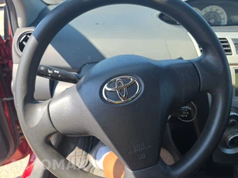 2007 Toyota Yaris Sedan - miniatura 10