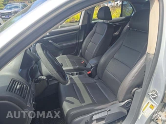 2007 Volkswagen Jetta Sedan Wolfsburg Edition – miniatura 3