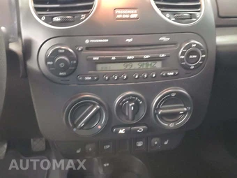 2007 Volkswagen New Beetle Coupe Hatchback - miniatura 7