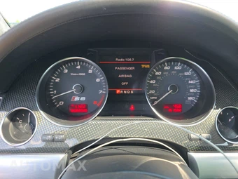 2008 Audi S8 – miniatura 12