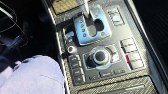 2008 Audi S8 – miniatura 37