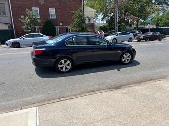 2008 BMW 5 Series Sedan 528xi - miniatura 3
