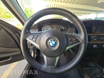 2008 BMW 5 Series Sedan 550i - miniatura 10