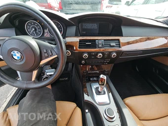 2008 BMW 5 Series Sedan 550i - miniatura 11