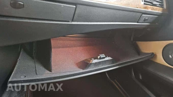 2008 BMW 5 Series Sedan 550i - miniatura 23