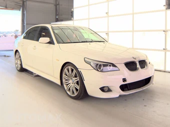 2008 BMW 5 Series Sedan 550i - miniatura 3