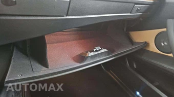 2008 BMW 5 Series Sedan 550i - miniatura 30