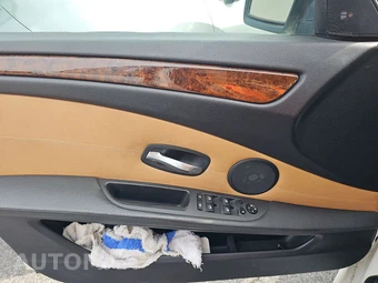 2008 BMW 5 Series Sedan 550i - miniatura 9