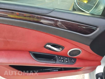 2008 BMW M5 Sedan - miniatura 9