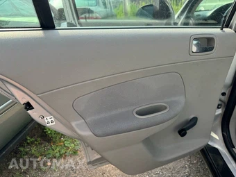 2008 Chevrolet Cobalt LS 4dr Sedan - miniatura 34