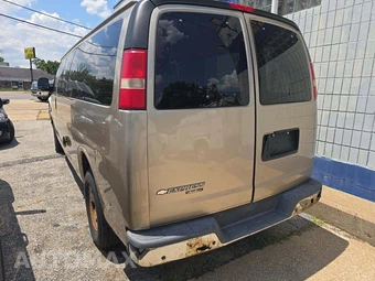2008 Chevrolet Express 3500 Passenger Van 155.0" WB - miniatura 2