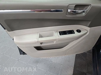 2008 Chrysler 300 Touring – miniatura 9